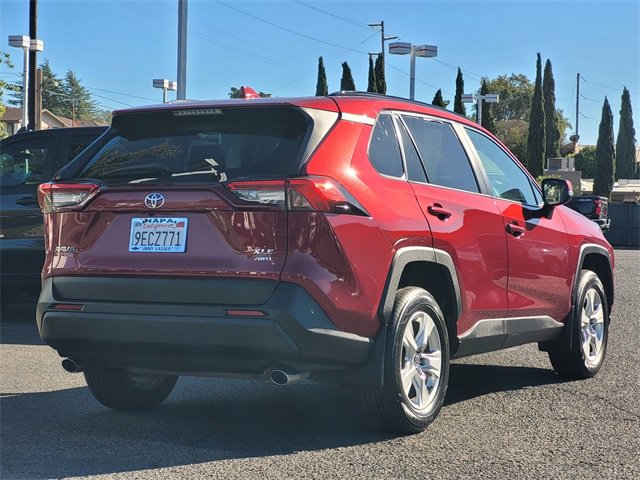 Used 2020 Toyota RAV4 XLE image 6