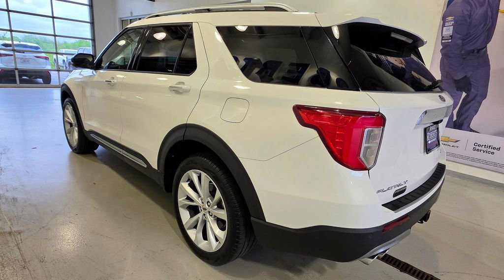 Used 2023 Ford Explorer Platinum w/ Technology Package AWD/4WD image 5