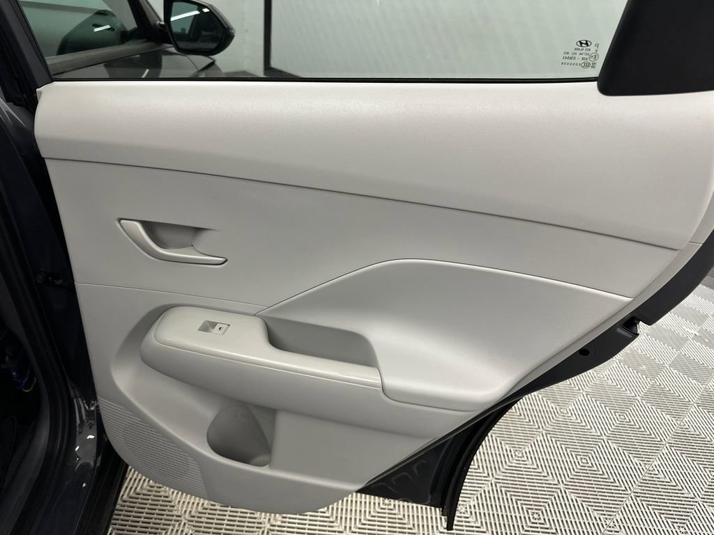 Used 2024 Hyundai Kona SEL w/ Convenience Package image 17