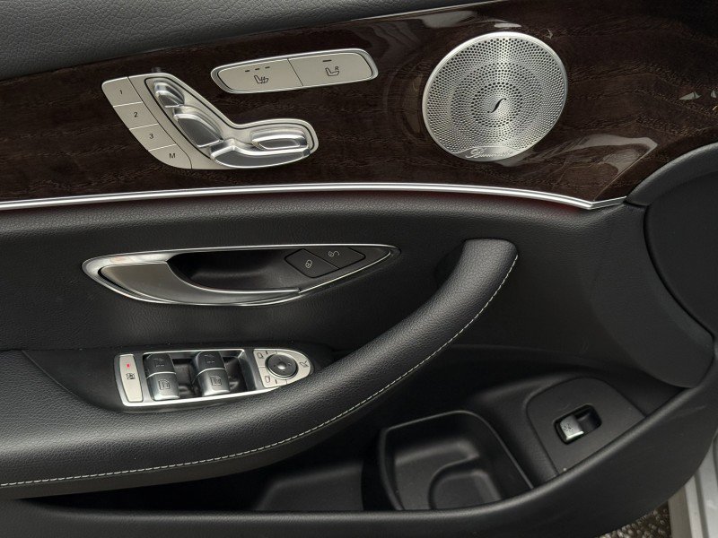 Used 2018 Mercedes-Benz E 300 4MATIC image 11