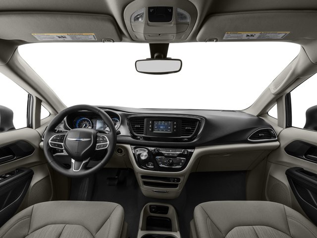 Certified 2017 Chrysler Pacifica Touring FWD image 8