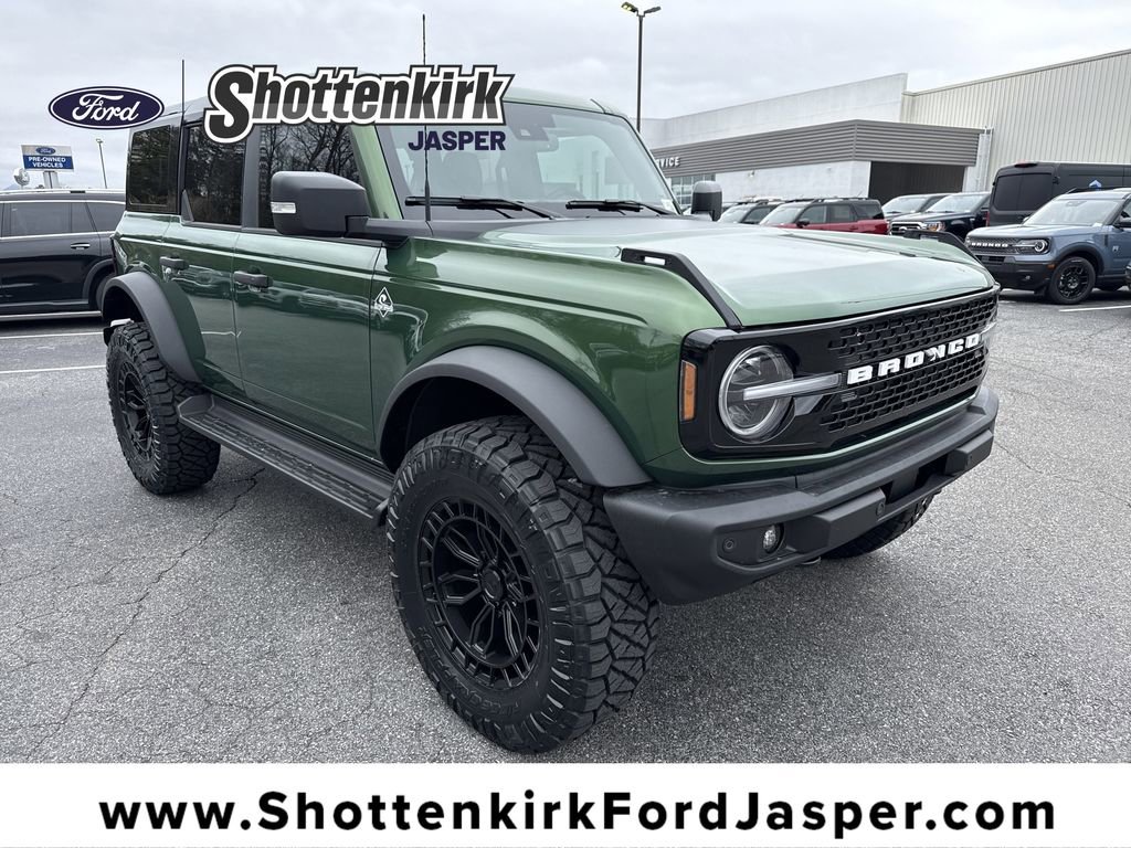 New 2025 Ford Bronco Outer Banks w/ Sasquatch Package AWD/4WD video 1
