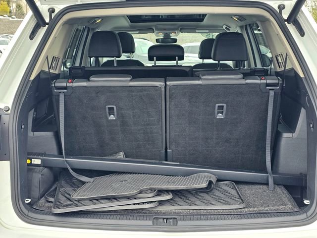 Used 2018 Volkswagen Atlas SEL Premium image 11