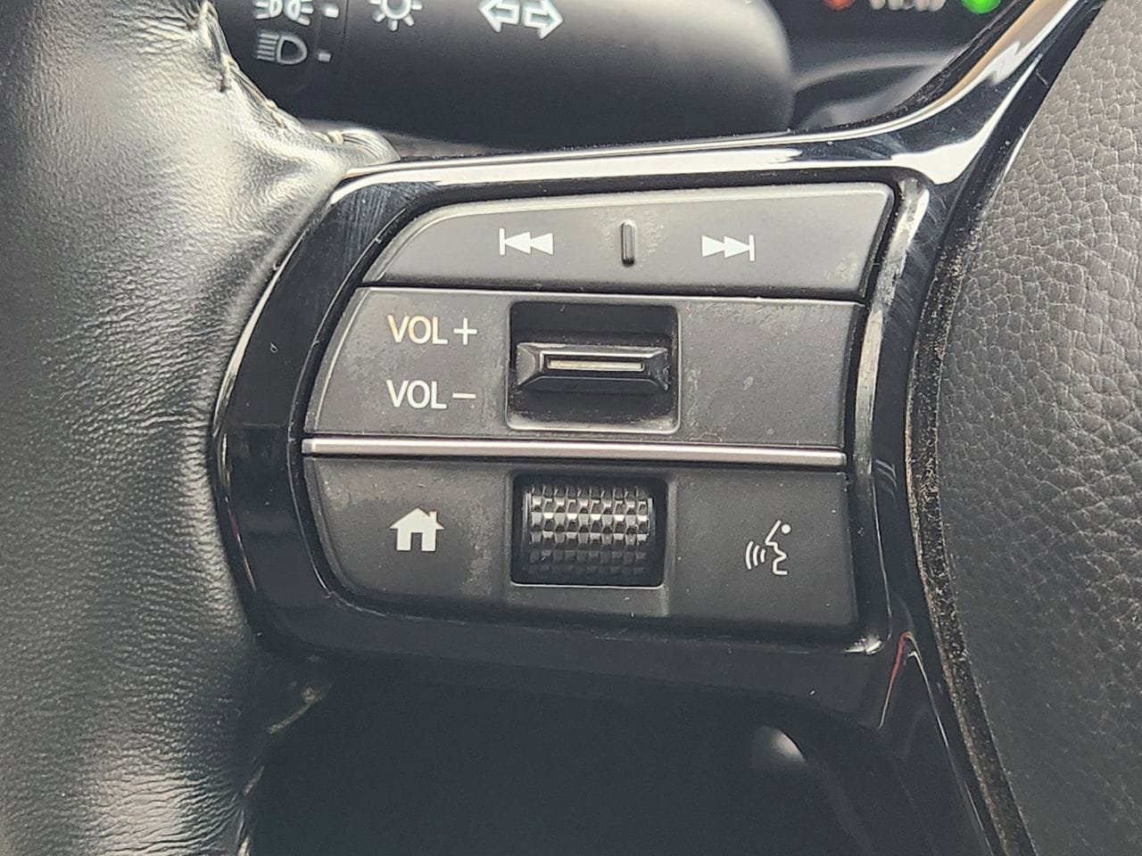 Certified 2023 Honda HR-V EX-L image 27