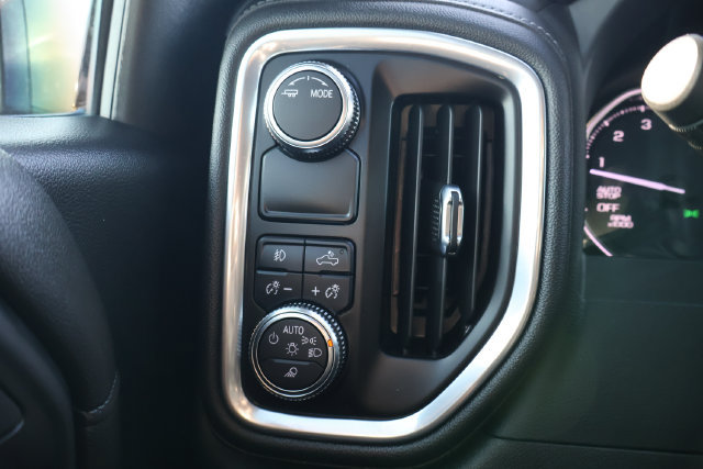 Used 2022 GMC Sierra 1500 SLT RWD image 16