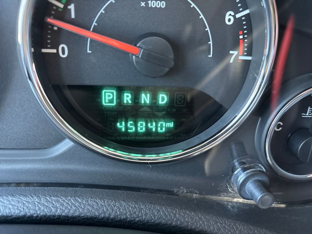 Used 2018 Jeep Wrangler Unlimited Sahara w/ Connectivity Group image 16