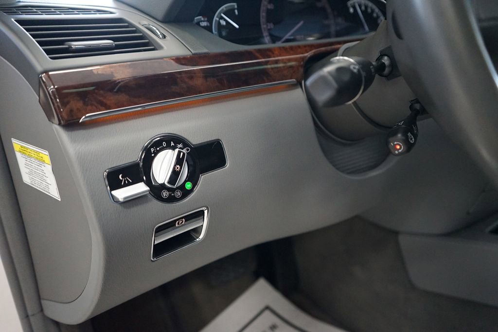 Used 2008 Mercedes-Benz S 550 4MATIC w/ AMG Sport Pkg image 28