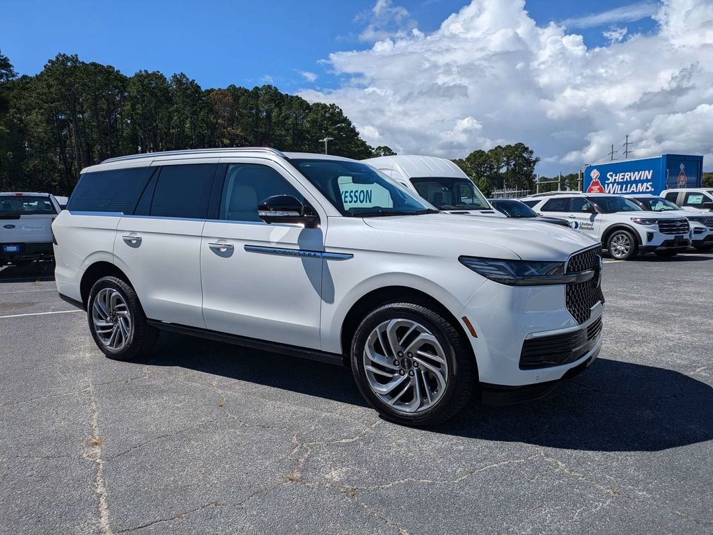 Certified 2026 Lincoln Navigator Reserve AWD/4WD image 2