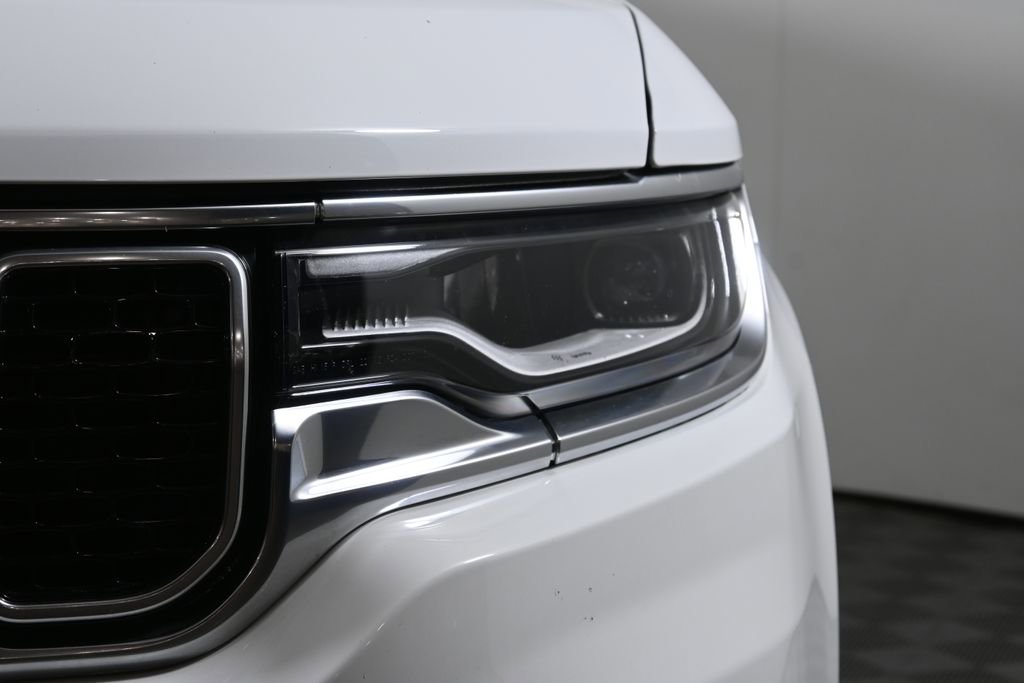 Used 2022 Jeep Wagoneer Series III w/ Premium Group I AWD/4WD image 11