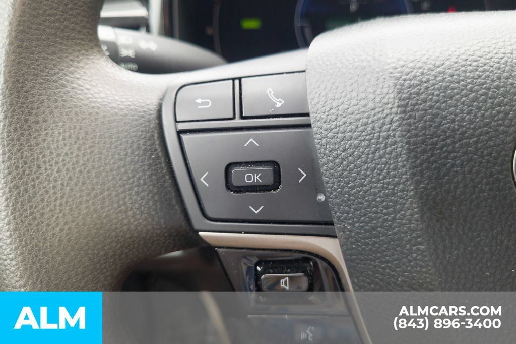 Used 2025 Toyota Camry LE FWD image 30