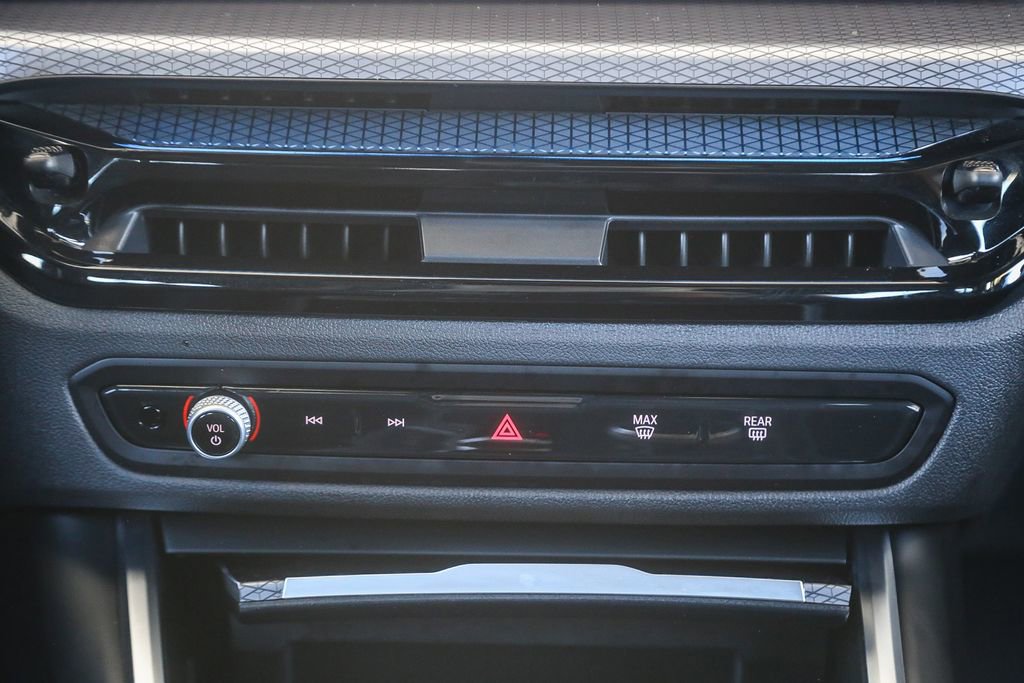 Used 2025 BMW M340i Sedan RWD image 10