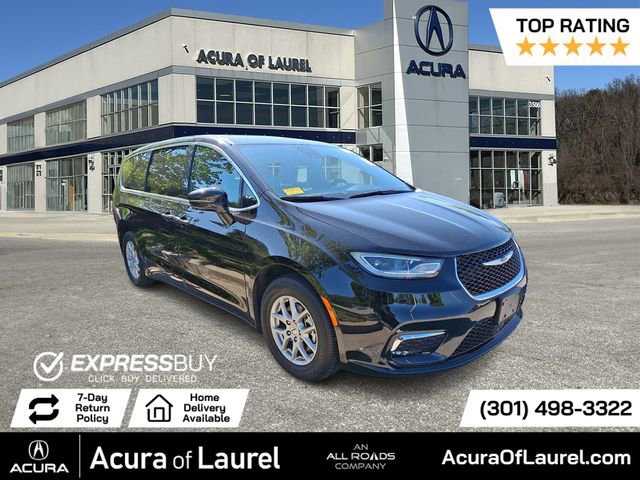 Used 2025 Chrysler Pacifica Select