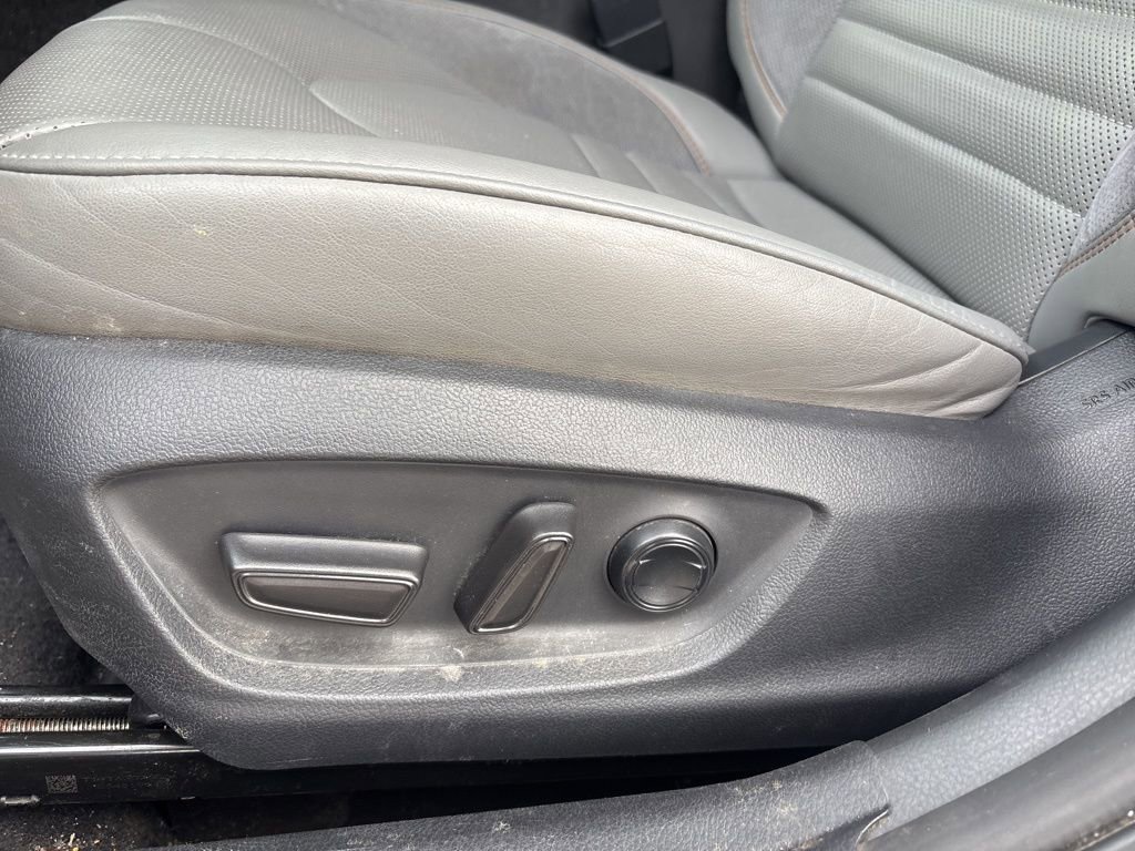 Used 2019 Toyota Avalon XSE w/ Protection Package FWD image 13