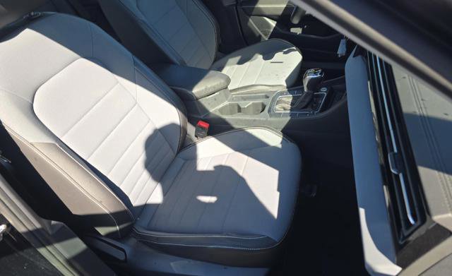 Used 2025 Volkswagen Jetta SE image 17