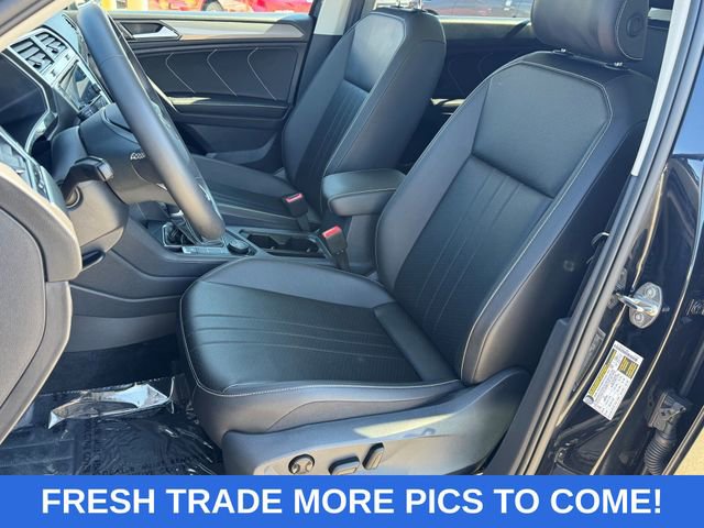 Used 2024 Volkswagen Tiguan SE w/ Panoramic Sunroof Package AWD/4WD image 16