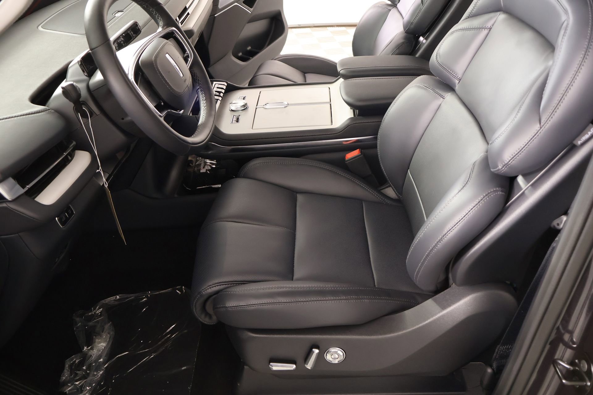 New 2026 Lincoln Navigator Premiere image 11