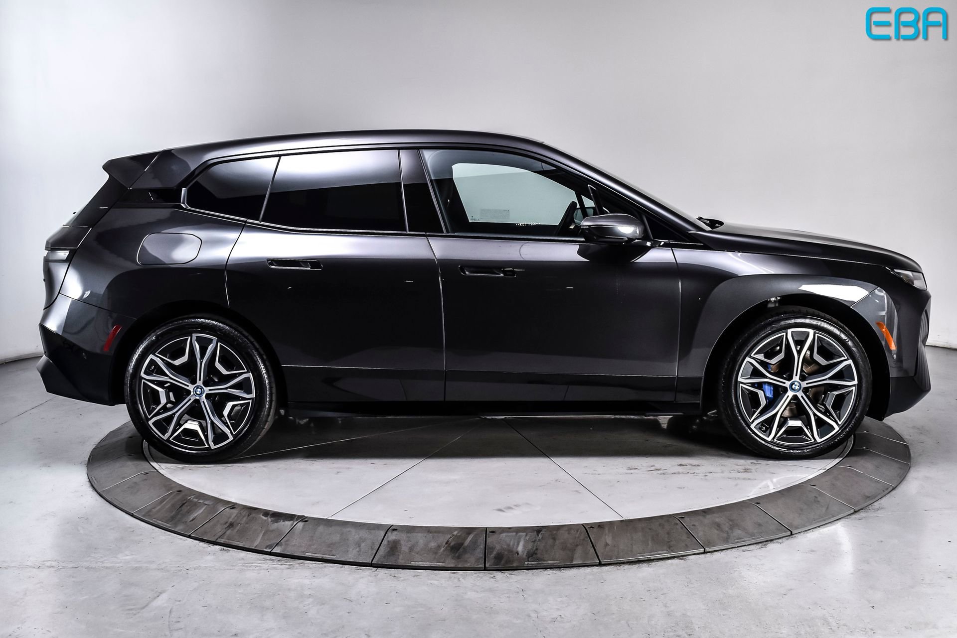 Used 2024 BMW iX xDrive50 w/ Sport Package image 7