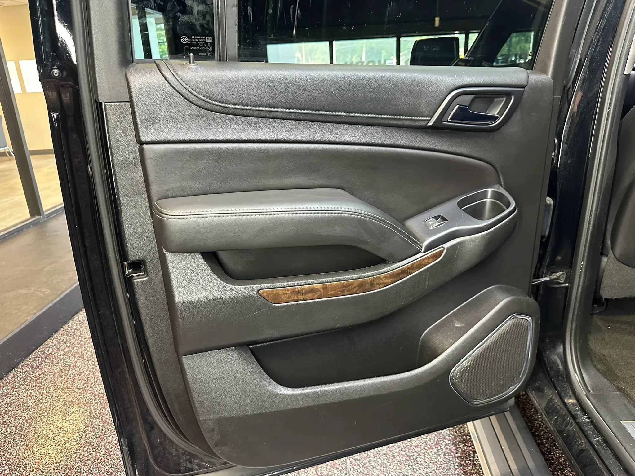 Used 2016 Chevrolet Suburban LTZ AWD/4WD image 19
