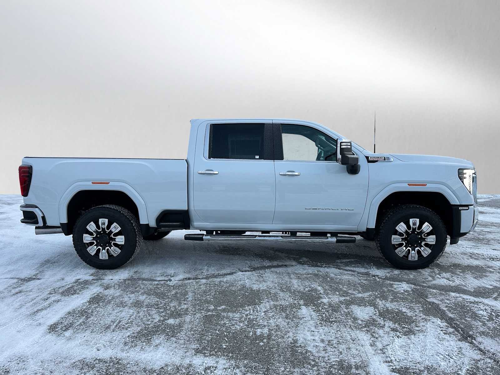 New 2026 GMC Sierra 3500 Denali w/ Denali Reserve Package AWD/4WD image 2