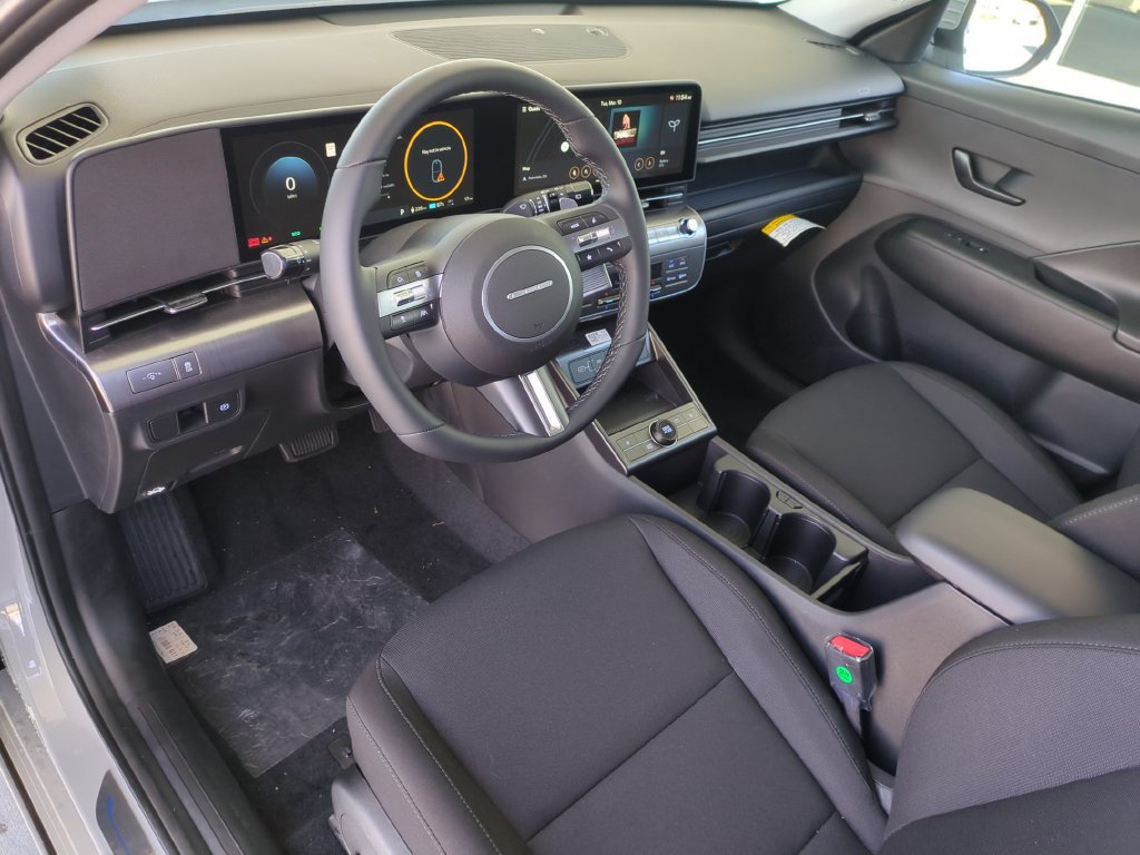 Used 2025 Hyundai Kona SEL FWD image 16