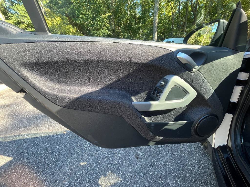 Used 2008 smart fortwo pure RWD image 11