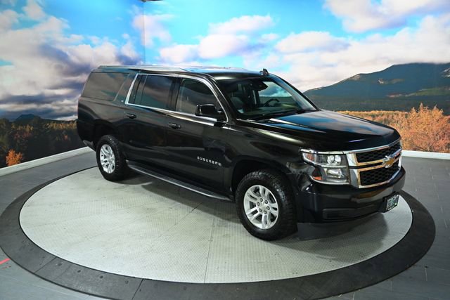 Used 2018 Chevrolet Suburban LT image 1