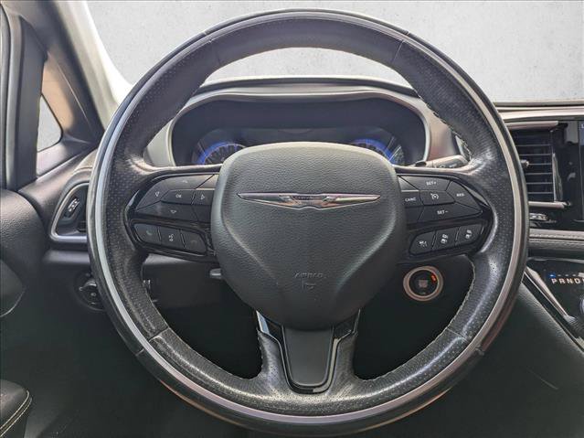 Used 2020 Chrysler Pacifica Limited w/ Quick Order Package 27H Red S FWD image 11