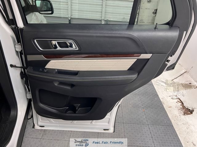 Used 2016 Ford Explorer Platinum image 37