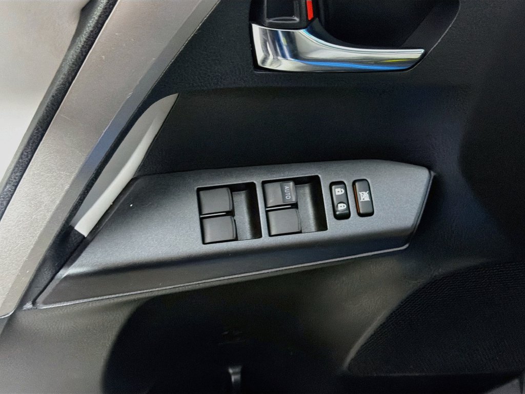 Used 2017 Toyota RAV4 XLE FWD image 14