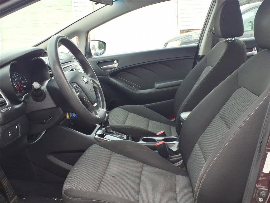 Used 2017 Kia Forte LX image 8