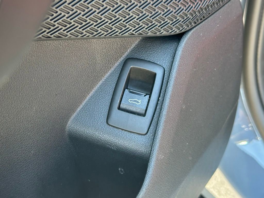 Used 2023 BMW X1 xDrive28i w/ Premium Package image 16