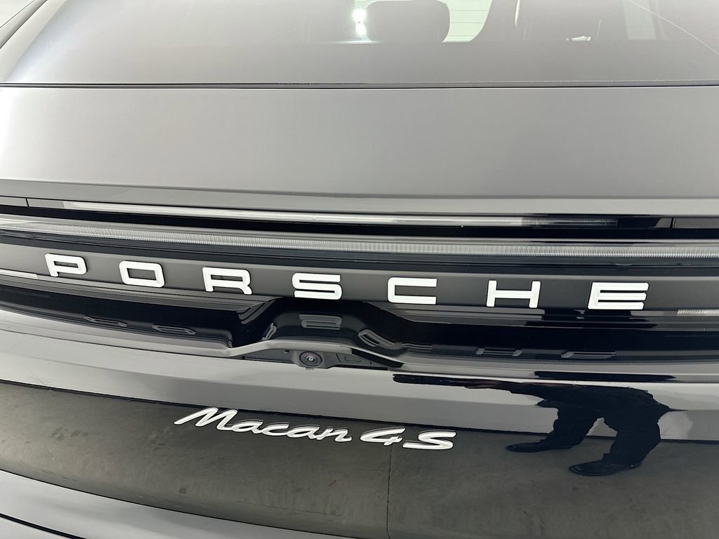 Used 2025 Porsche Macan 4S Electric image 35