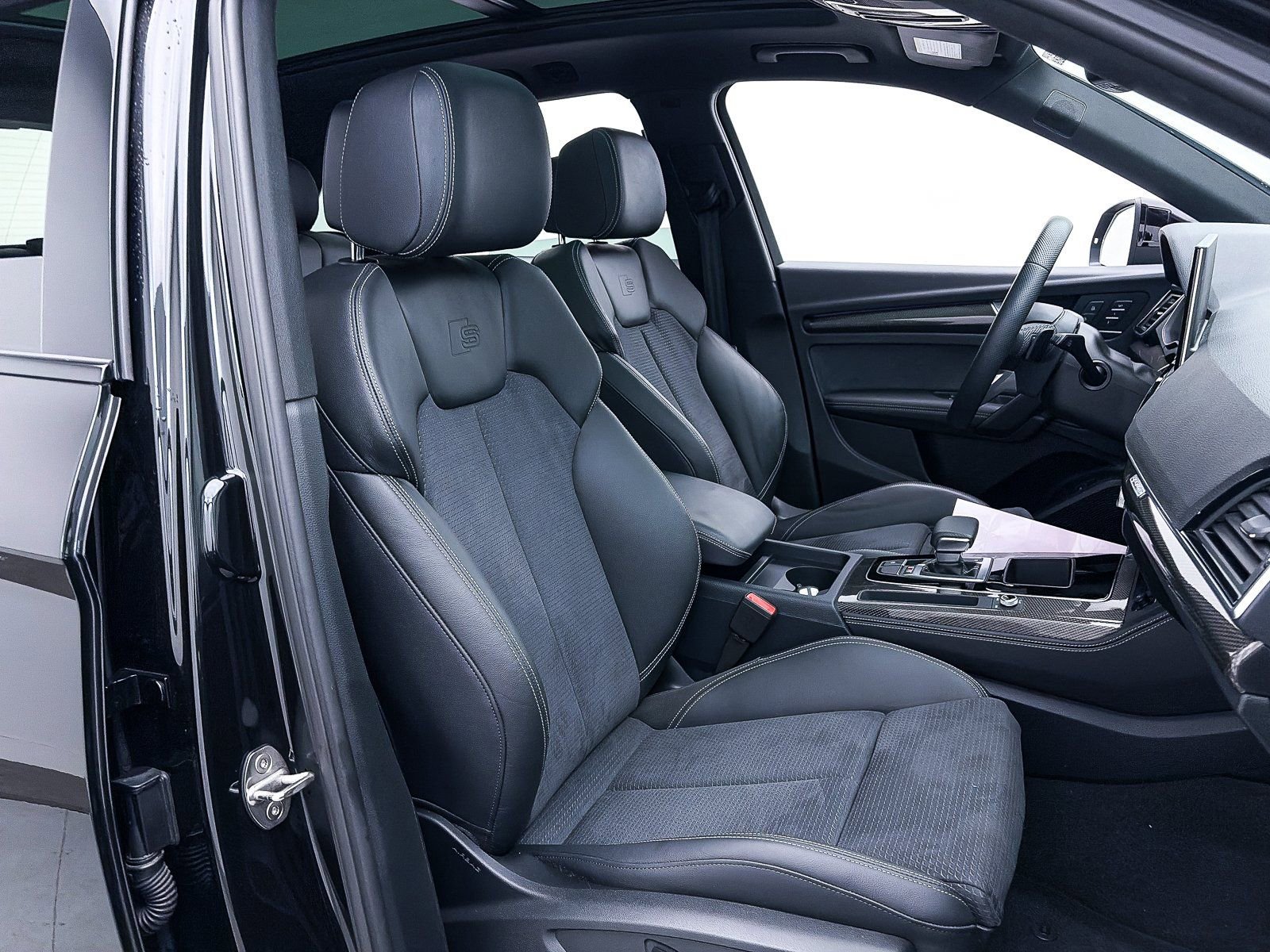 Used 2025 Audi SQ5 Premium Plus image 35