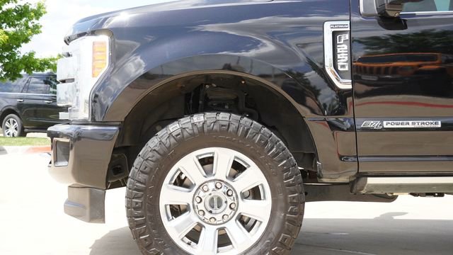 Used 2019 Ford F250 Platinum w/ Platinum Ultimate Package image 5