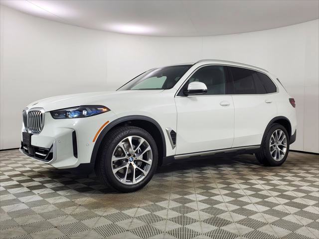 Used 2025 BMW X5 xDrive40i w/ Parking Assistance Package AWD/4WD image 5