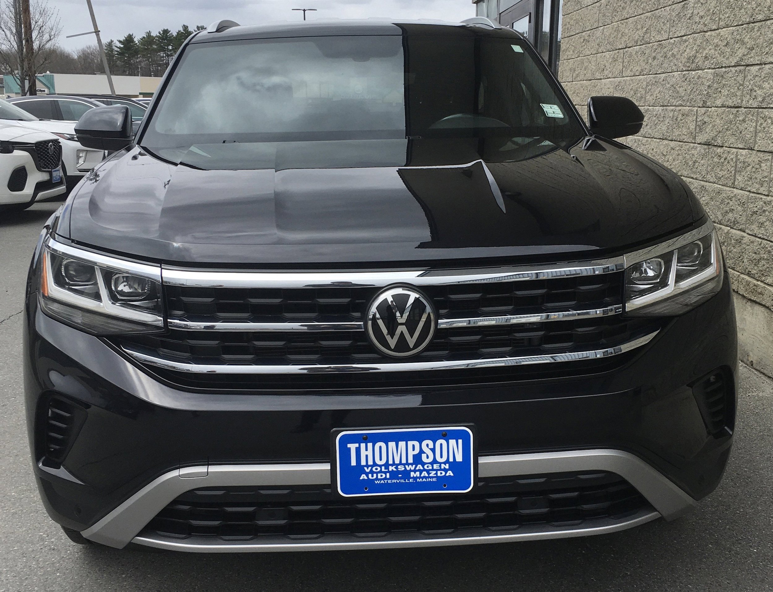 Certified 2020 Volkswagen Atlas Cross Sport SE w/ Towing Package AWD/4WD image 2