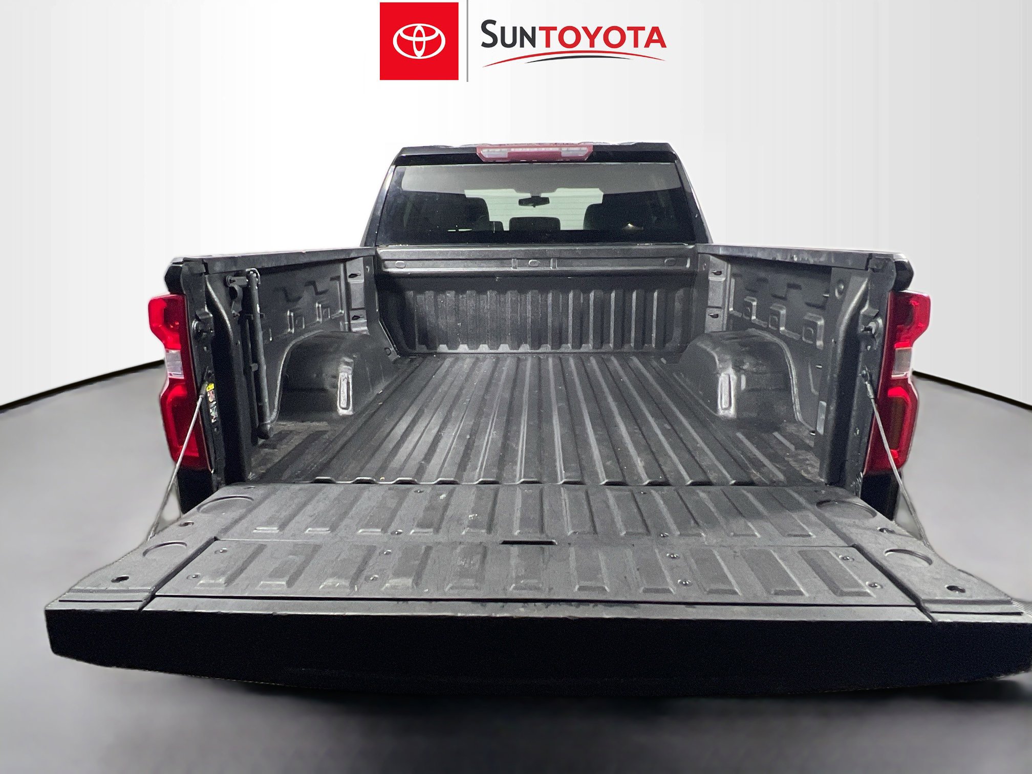 Used 2022 Chevrolet Silverado 1500 Custom image 33