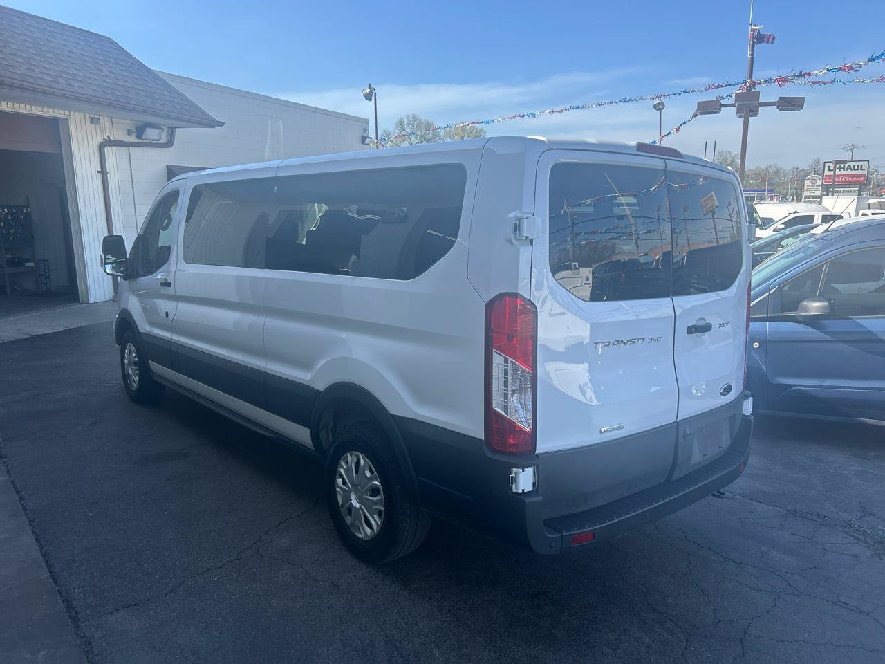 Used 2023 Ford Transit 350 XLT RWD image 5