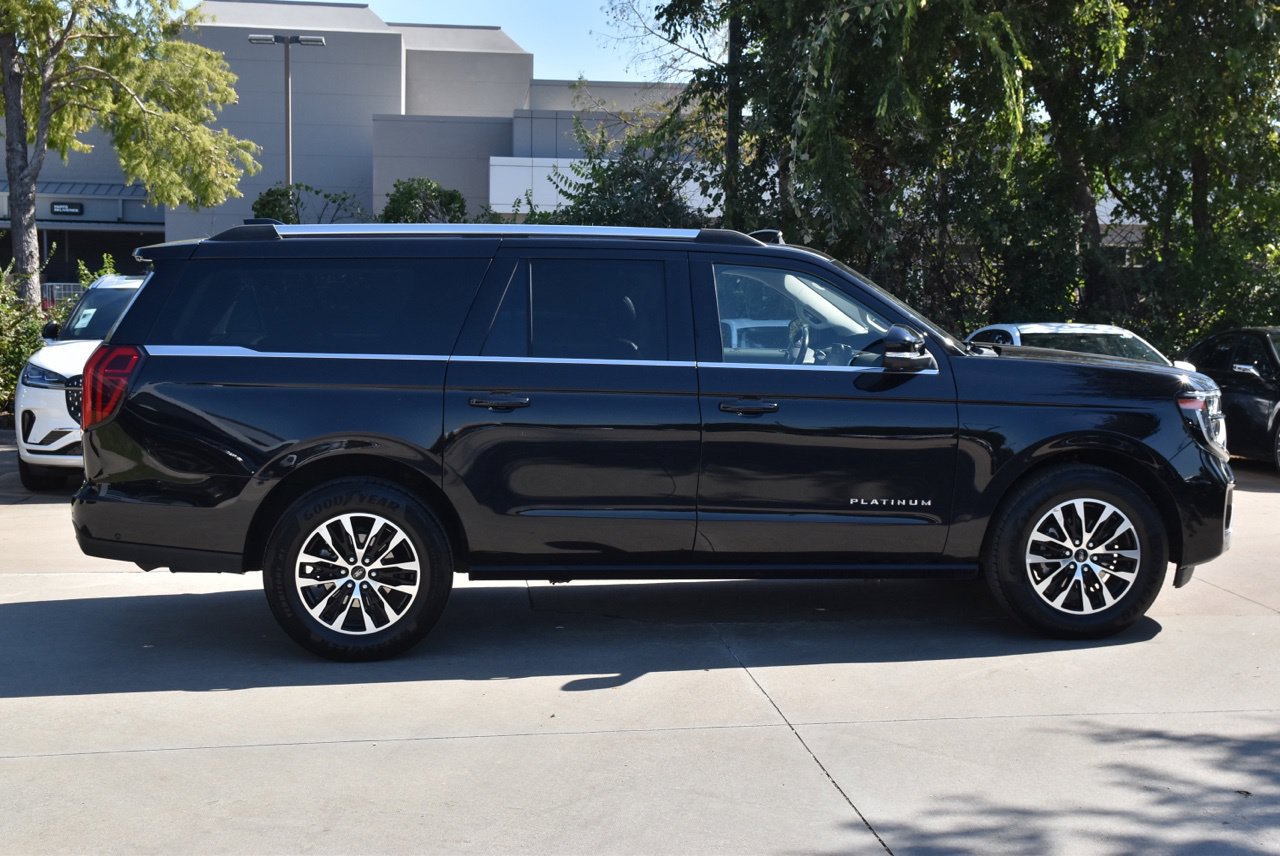 Used 2025 Ford Expedition Max Platinum AWD/4WD image 6