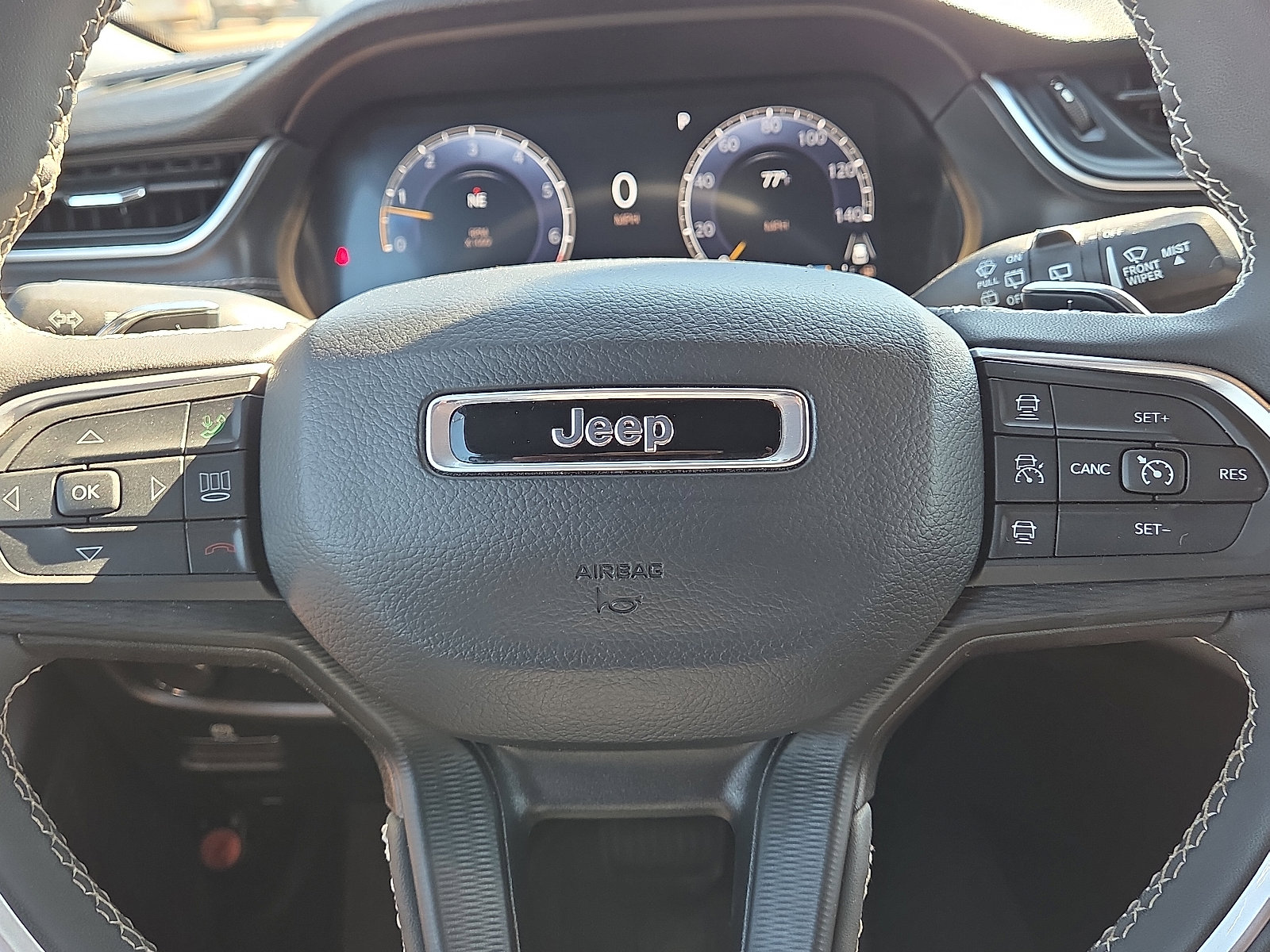 Used 2024 Jeep Grand Cherokee Laredo image 16