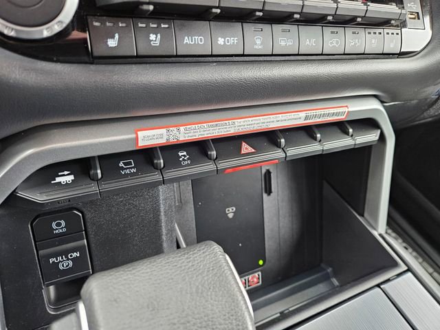 Used 2025 Toyota Sequoia Platinum AWD/4WD image 31