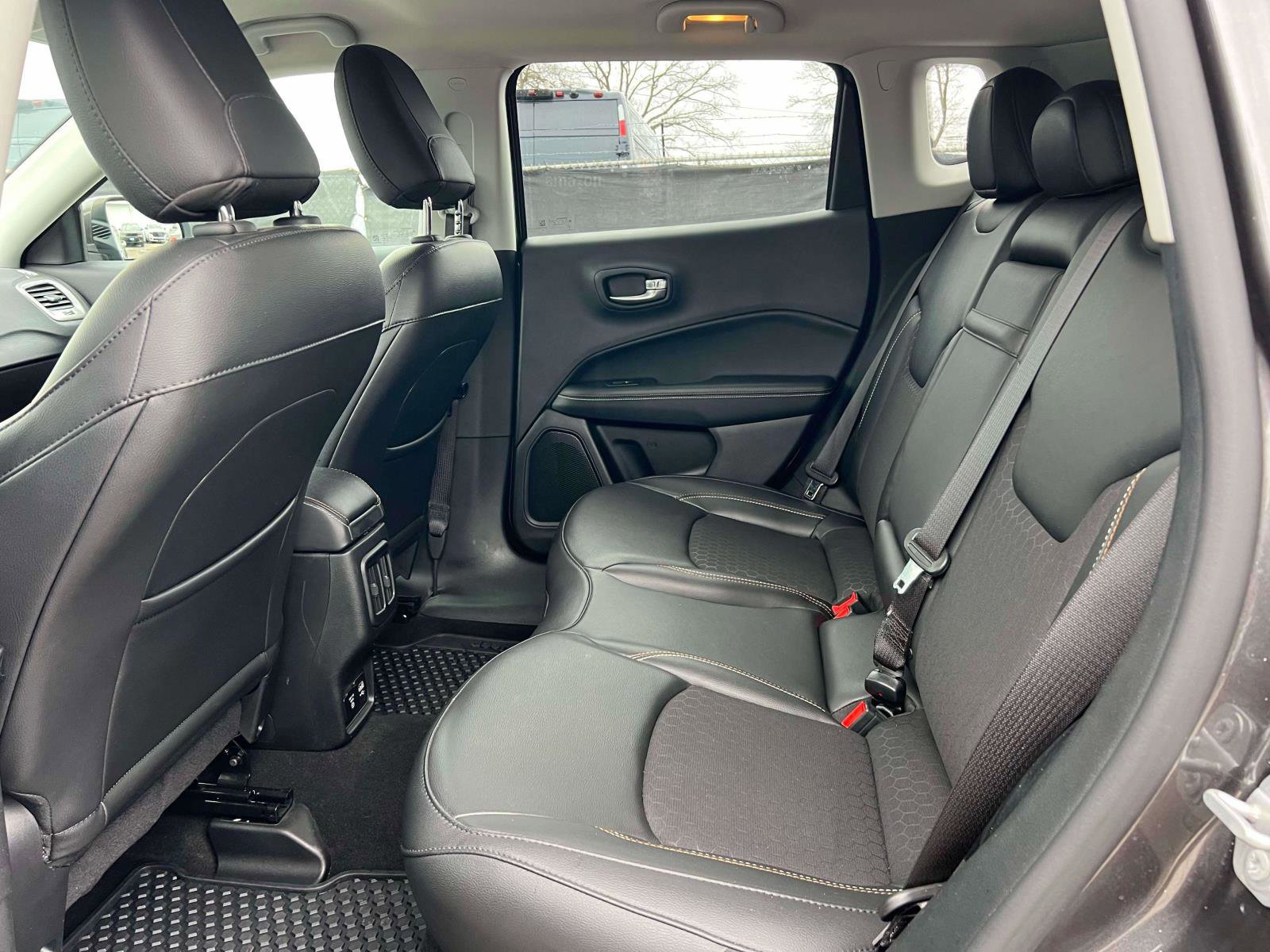 Used 2019 Jeep Compass Latitude w/ Cold Weather Group AWD/4WD image 15