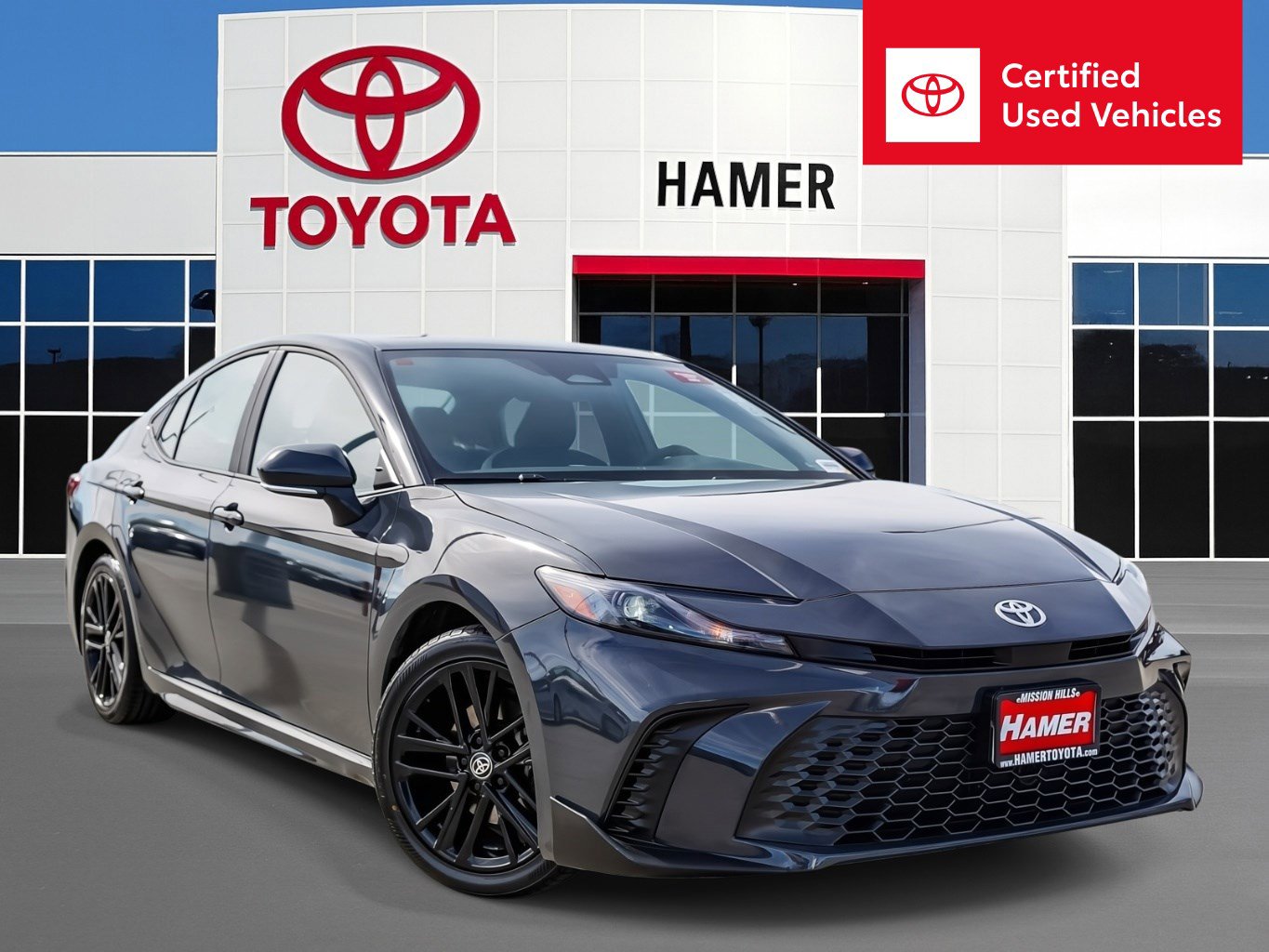 Certified 2025 Toyota Camry SE image 1