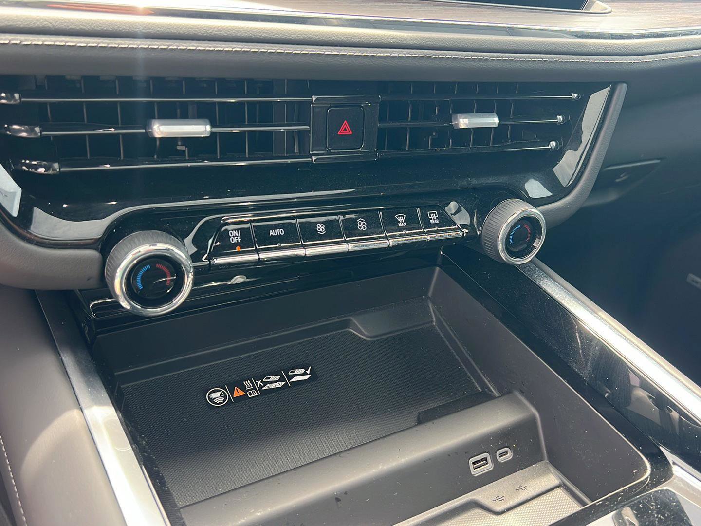 Used 2025 Chevrolet Tahoe Z71 w/ Z71 Off-Road Package AWD/4WD image 30