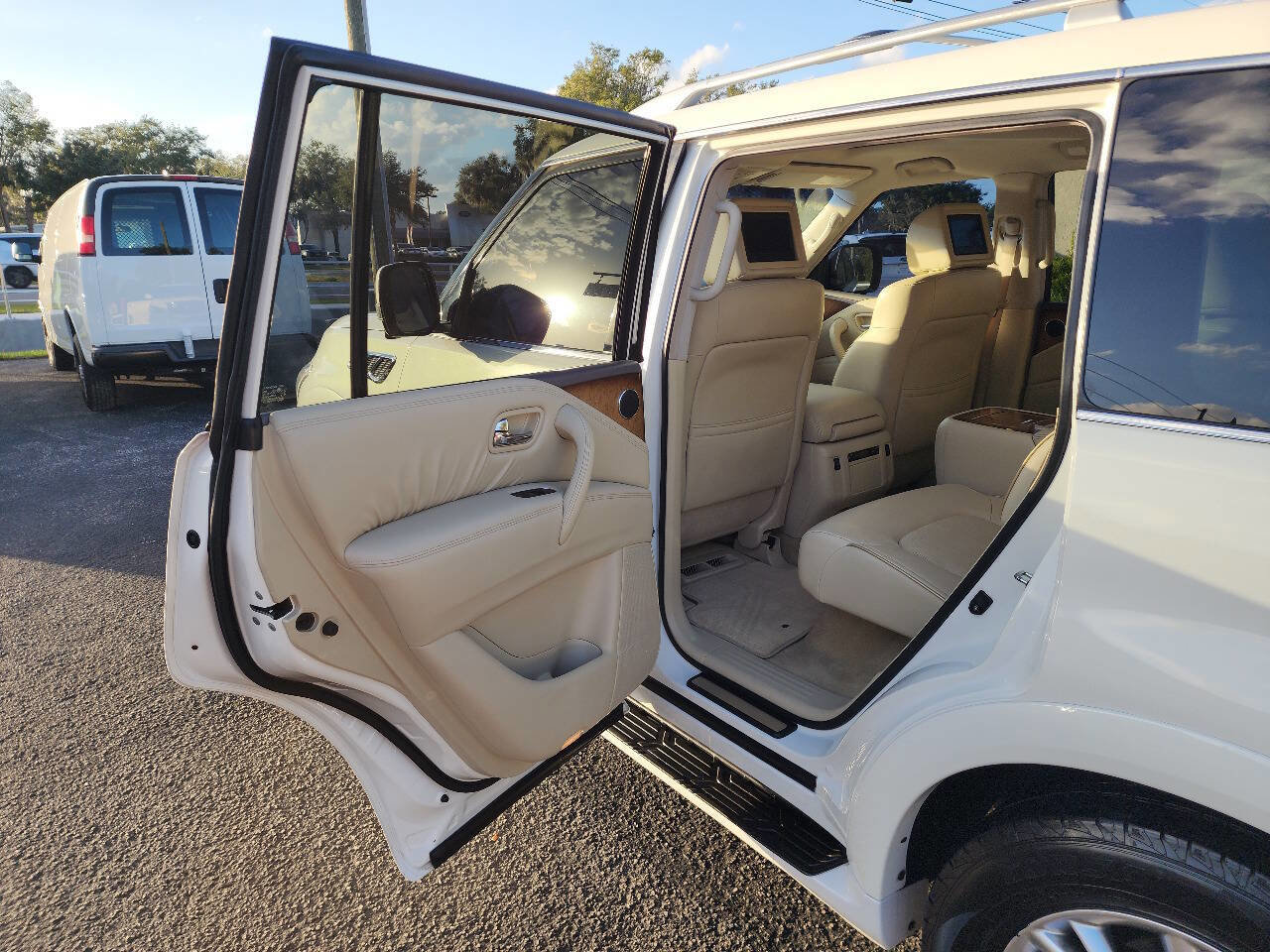 Used 2012 INFINITI QX56 2WD w/ Theater Pkg image 26