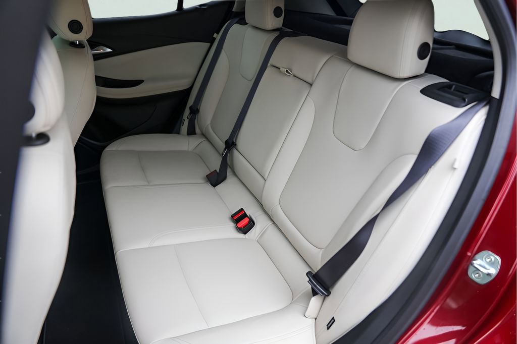 Used 2024 Buick Encore GX Sport Touring w/ Comfort Package FWD image 25