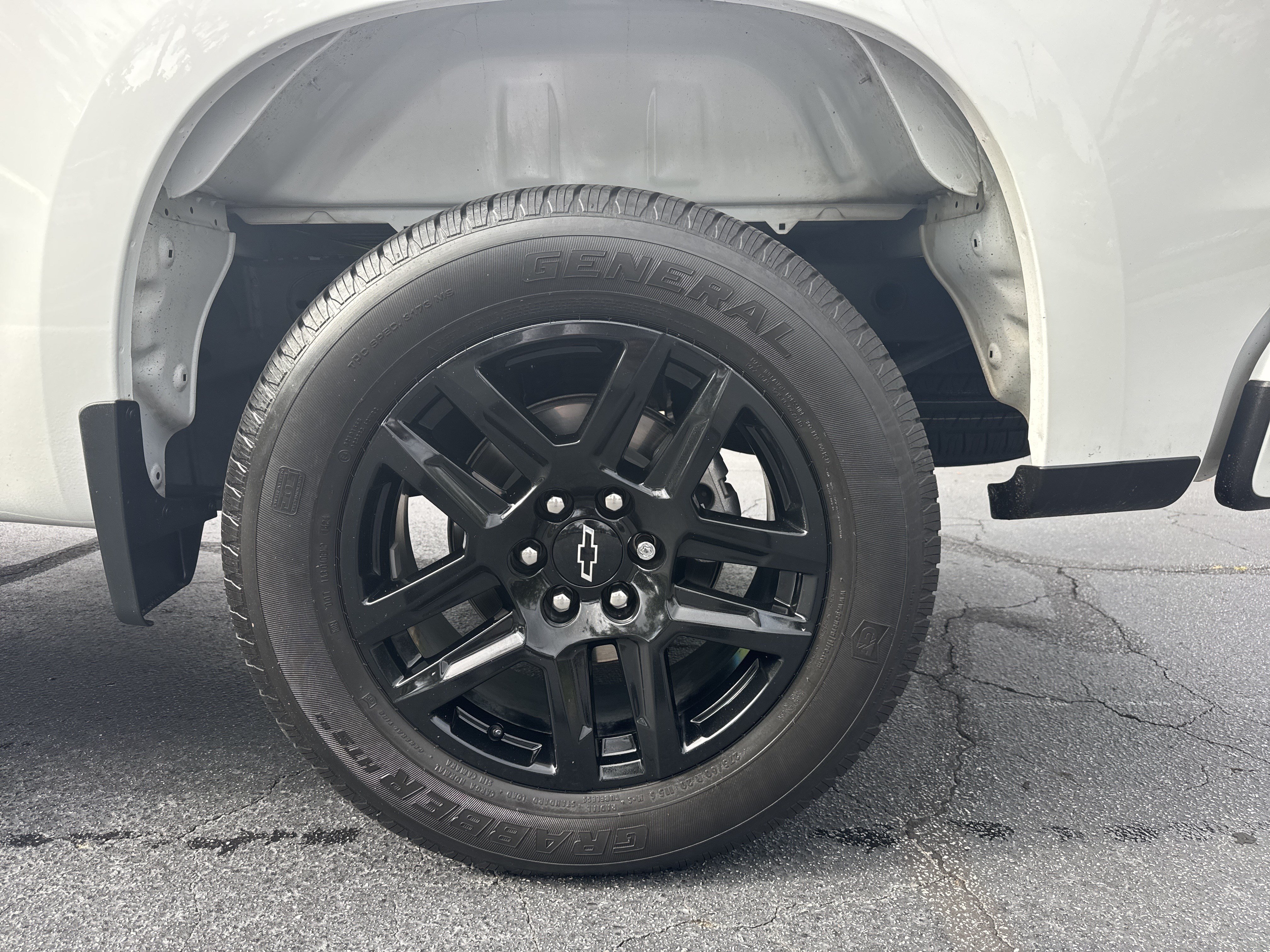 Certified 2024 Chevrolet Silverado 1500 Custom RWD image 18