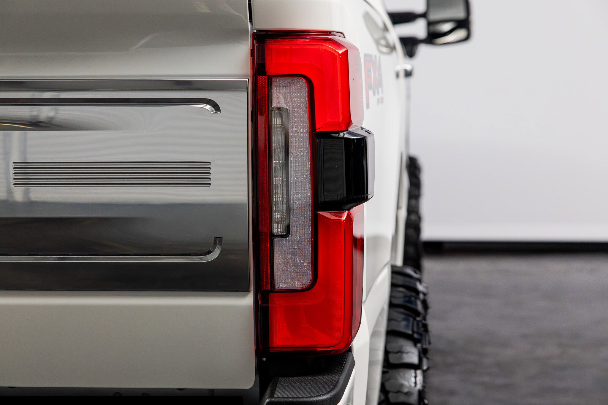 Used 2024 Ford F250 Limited w/ FX4 Off-Road Package AWD/4WD image 21