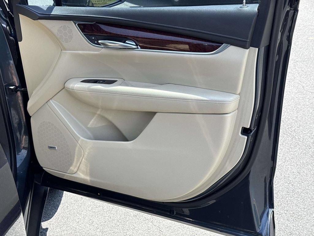 Used 2019 Cadillac XT5 Premium Luxury w/ Driver Assist Package FWD image 27