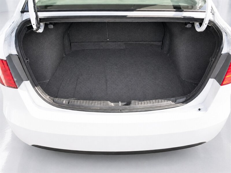 Used 2011 Kia Forte EX w/ Premium Pkg FWD image 17